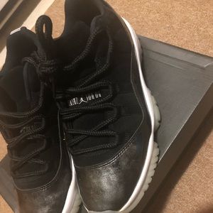Jordan 11 low barons size 9